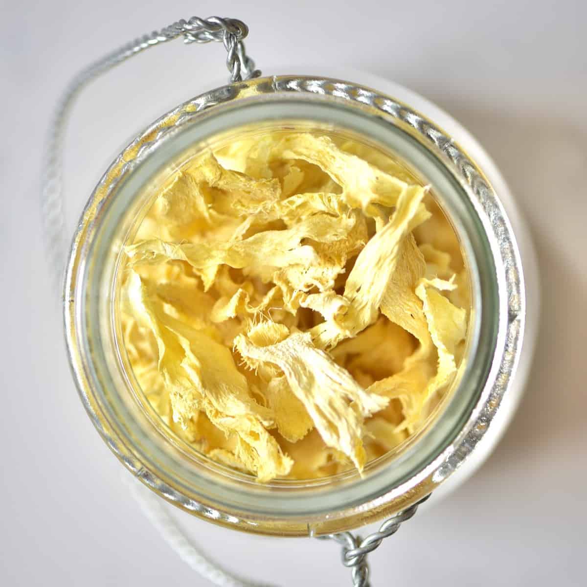 Naturally Sweetened Crispy Ginger Chips: Oven & Dehydrator Guide